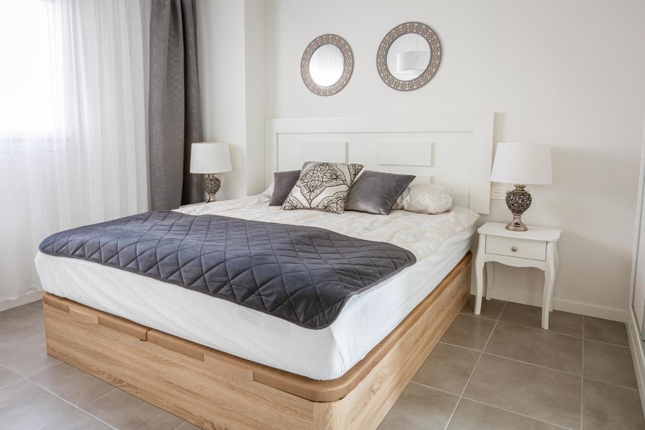 Sunny Apartment In Denia With Outdoor Swimming Pool And Garage Parking Place Included, 300M From The Sandy Beach 외부 사진