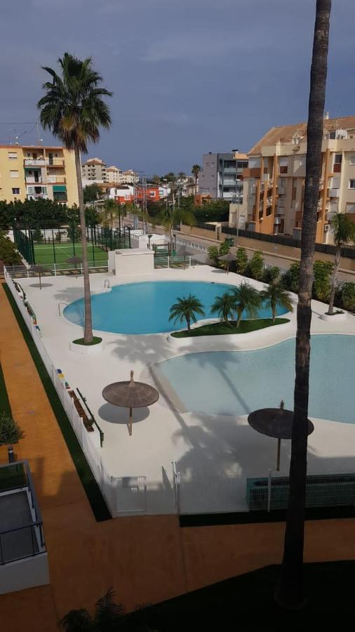 Sunny Apartment In Denia With Outdoor Swimming Pool And Garage Parking Place Included, 300M From The Sandy Beach 외부 사진